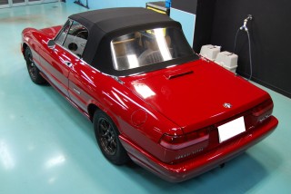 アルファロメオスパイダーベローチェガラスコート画像